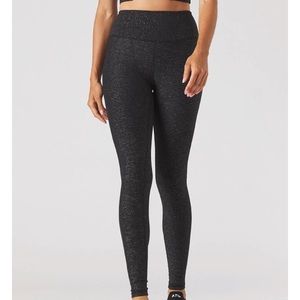 Glyder SULTRY YOGA LEGGING: BLACK/GOLD SHIMMER
